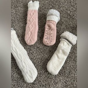 JeashCHAT Women Slipper Socks. Size 7-9